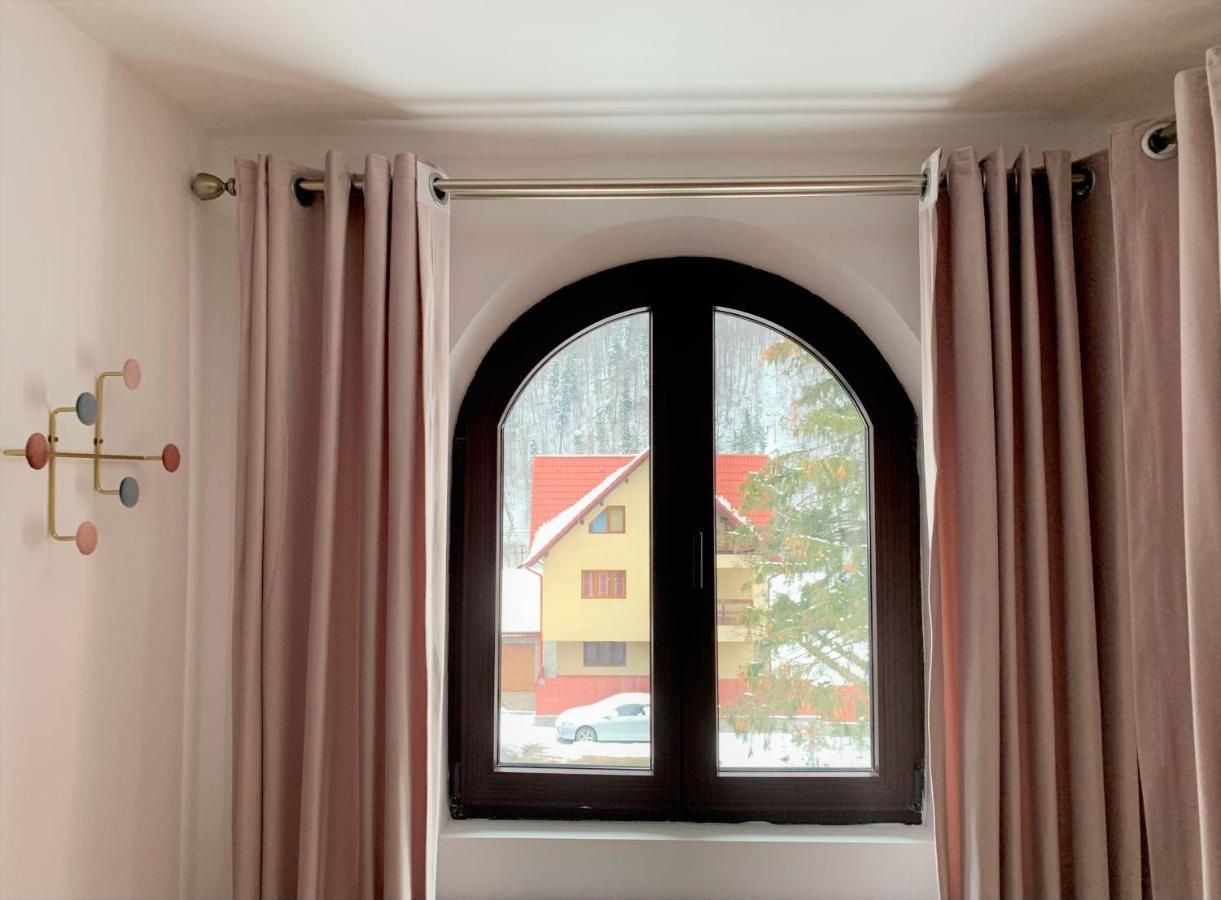 Holiday Home In Sinaia Bagian luar foto