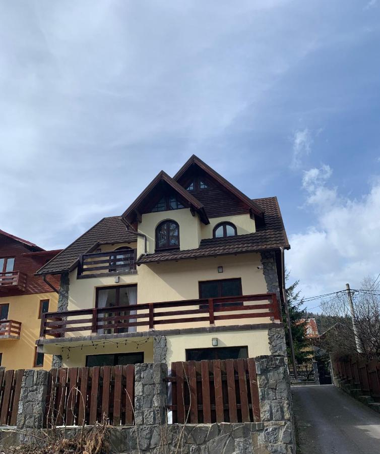Holiday Home In Sinaia Bagian luar foto
