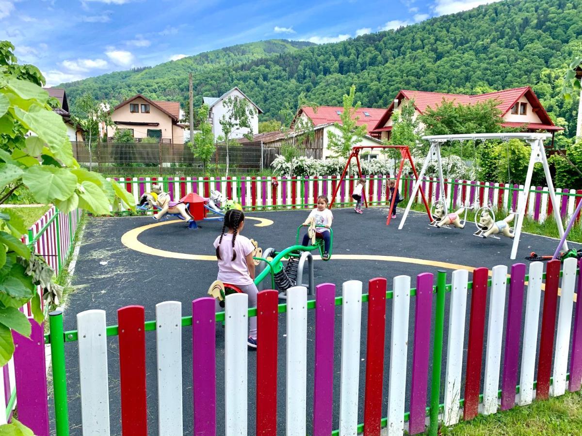 Holiday Home In Sinaia Bagian luar foto
