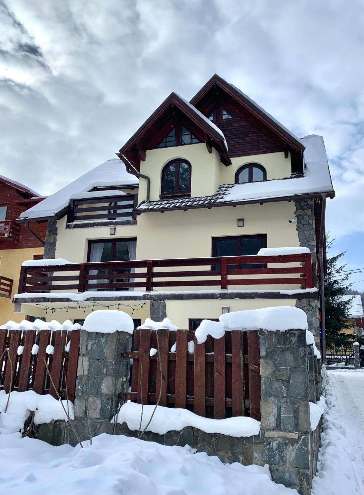 Holiday Home In Sinaia Bagian luar foto